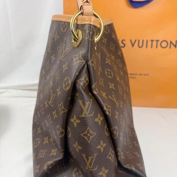 LV Monogram Artsy MM - Picture 4 of 16